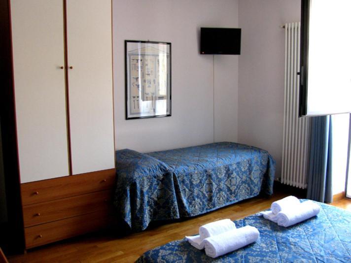 Mirabell Hotel Trezzo sull'Adda Luaran gambar