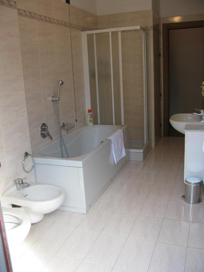 Mirabell Hotel Trezzo sull'Adda Bilik gambar